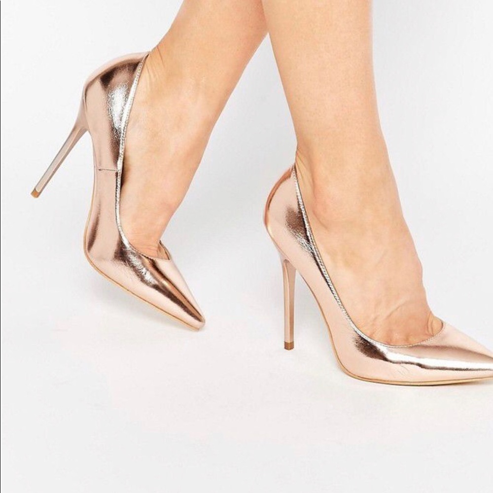 Public Desire Rose Gold Metallic pumps like new